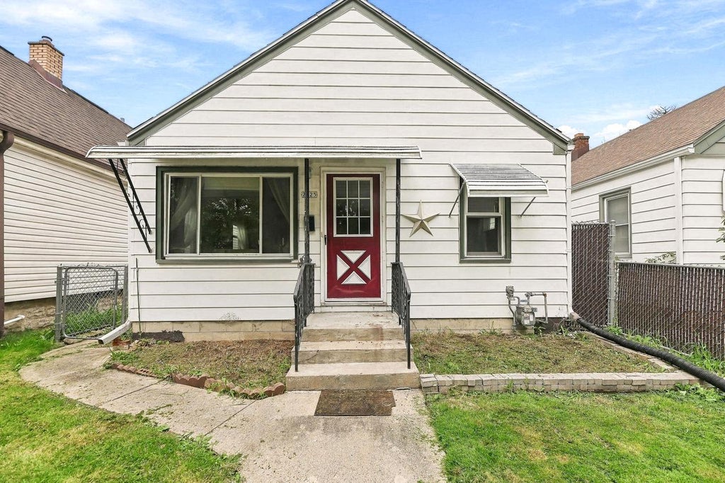 Photo of 2425 S 63rd STREET, West Allis, WI 53219 (MLS # 1981321)