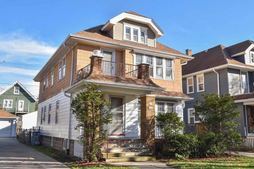 Photo of 2002 N 58th STREET #2004, Milwaukee, WI 53208 (MLS # 1943571)