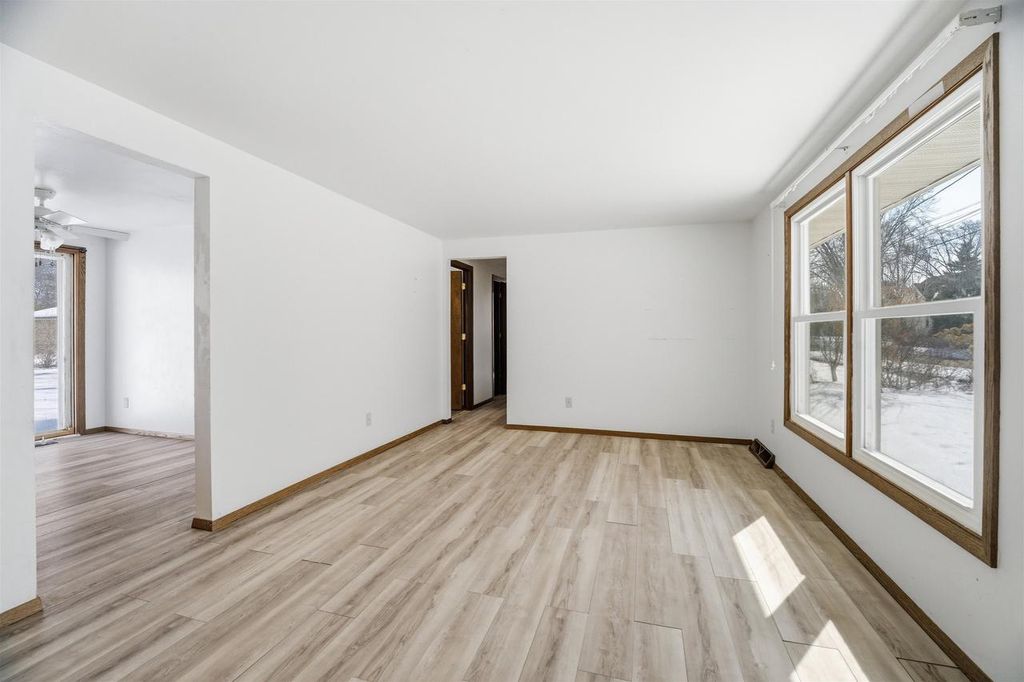 Photo of 224 S Telulah AVENUE, Appleton, WI 54915 (MLS # 50322688)