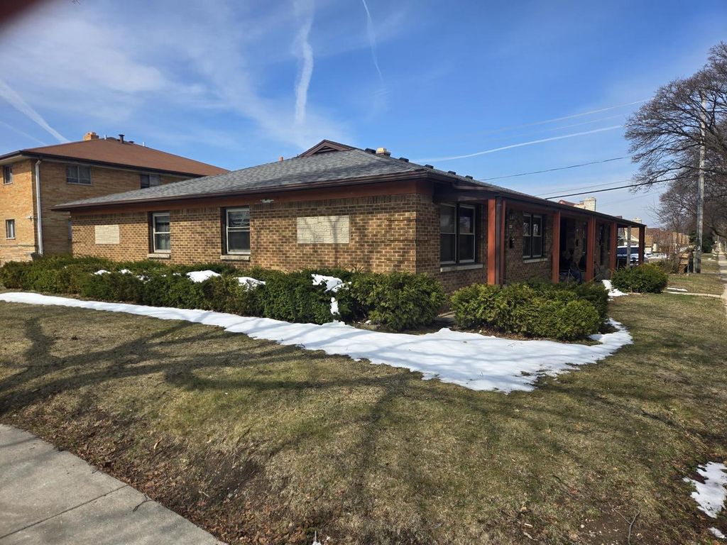 Photo of 4810 N 66th STREET, Milwaukee, WI 53218 (MLS # 1954733)