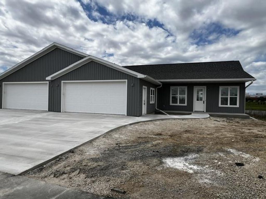 Photo of 812 Lakeview LANE, Ripon, WI 54971 (MLS # 50325207)