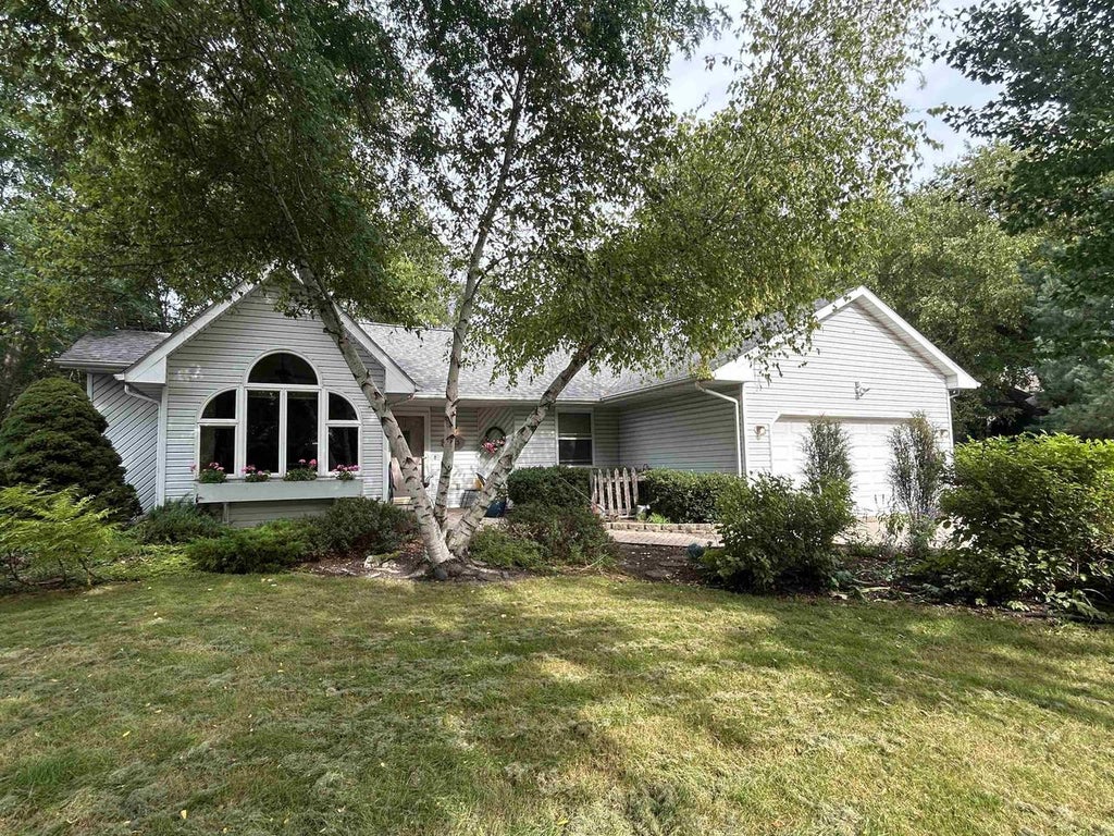 Photo of 2313 Morningside DRIVE, Janesville, WI 53546 (MLS # 2032712)