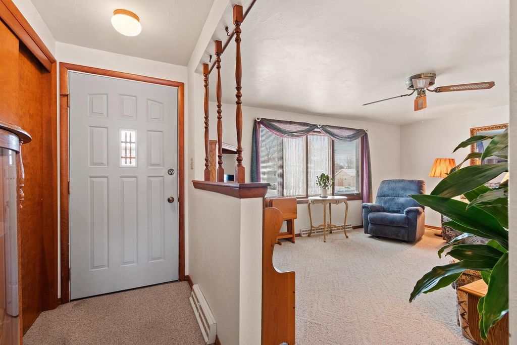 Photo of 1713 Bentwood DRIVE, Green Bay, WI 54303 (MLS # 50320235)