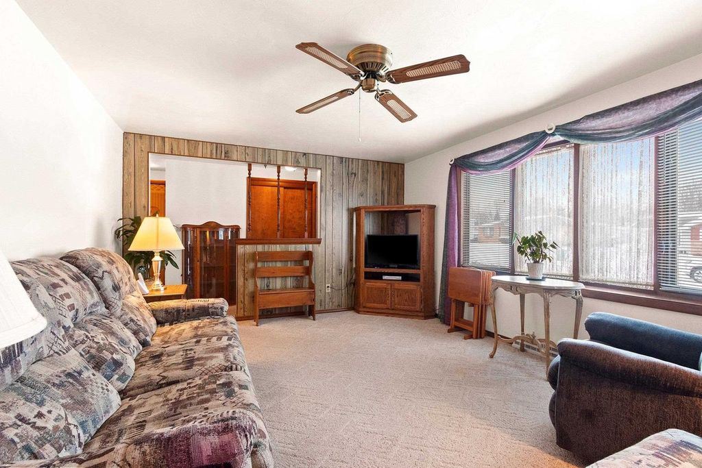 Photo of 1713 Bentwood DRIVE, Green Bay, WI 54303 (MLS # 50320235)