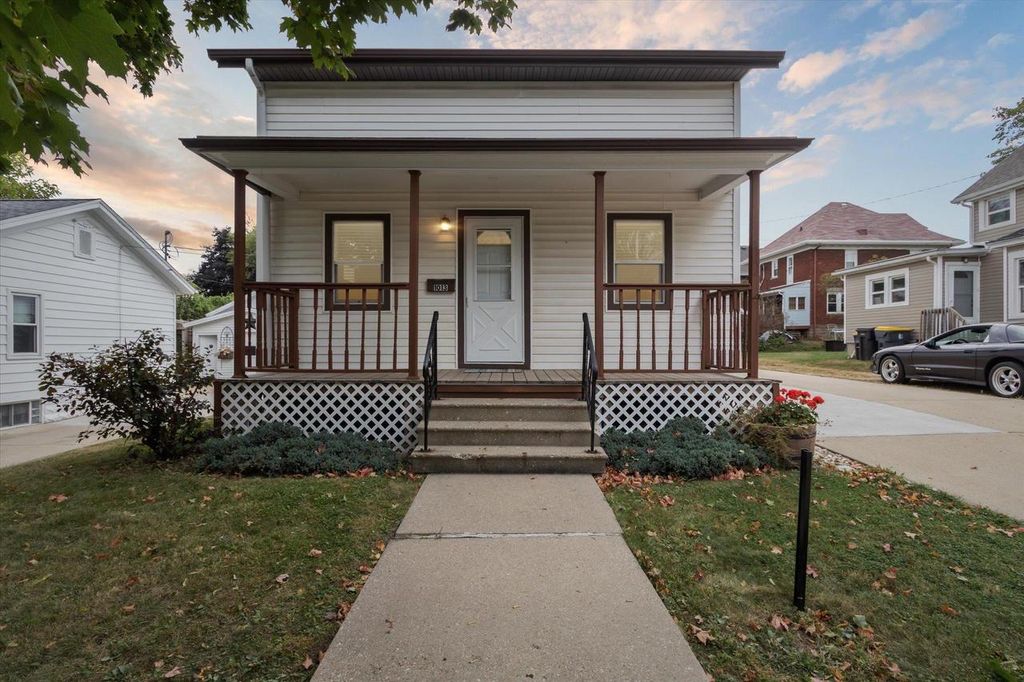 Photo of 1013 12th AVENUE, Monroe, WI 53566 (MLS # 2008939)