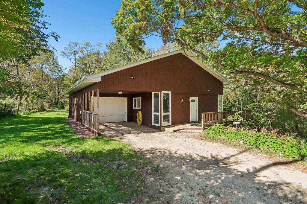 Photo of 10616 Fesenfeld ROAD, Black Earth, WI 53515 (MLS # 2033059)