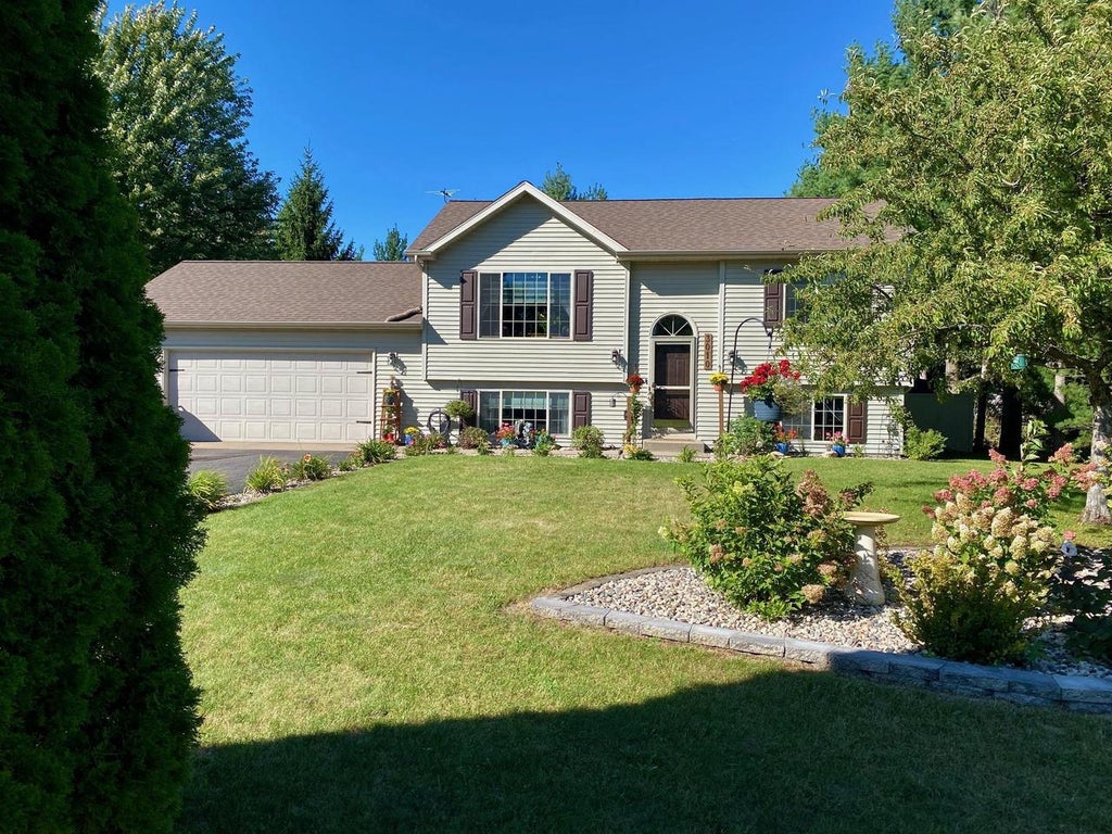 Photo of 3010 Pendleton PLACE, Plover, WI 54467 (MLS # 22604504)