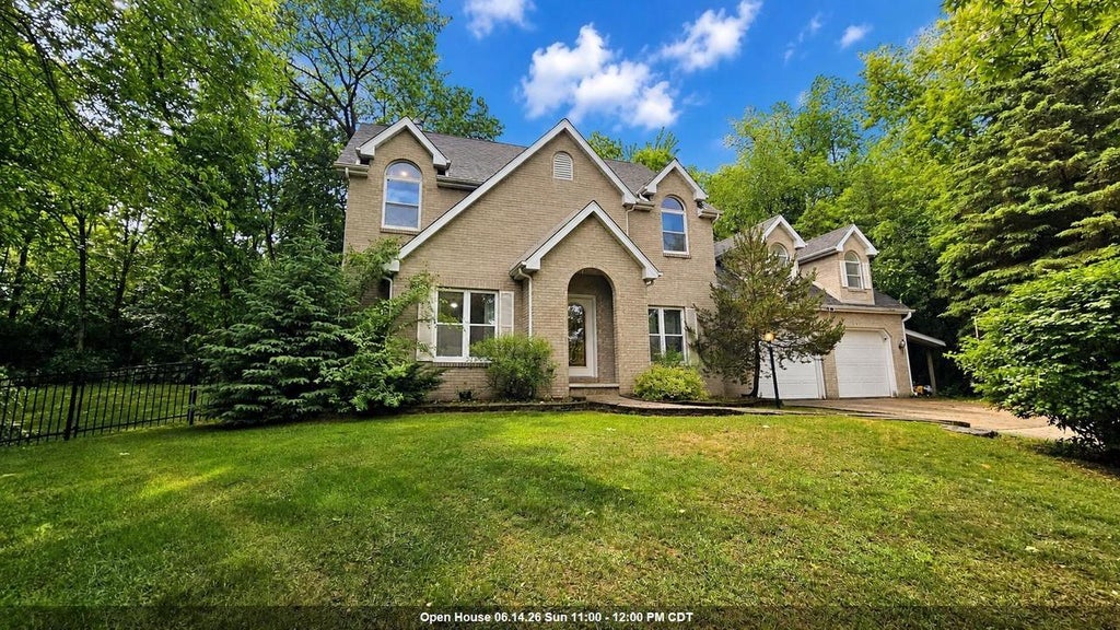 Photo of 8411 Ridgeview COURT, Larsen, WI 54947 (MLS # 50327377)