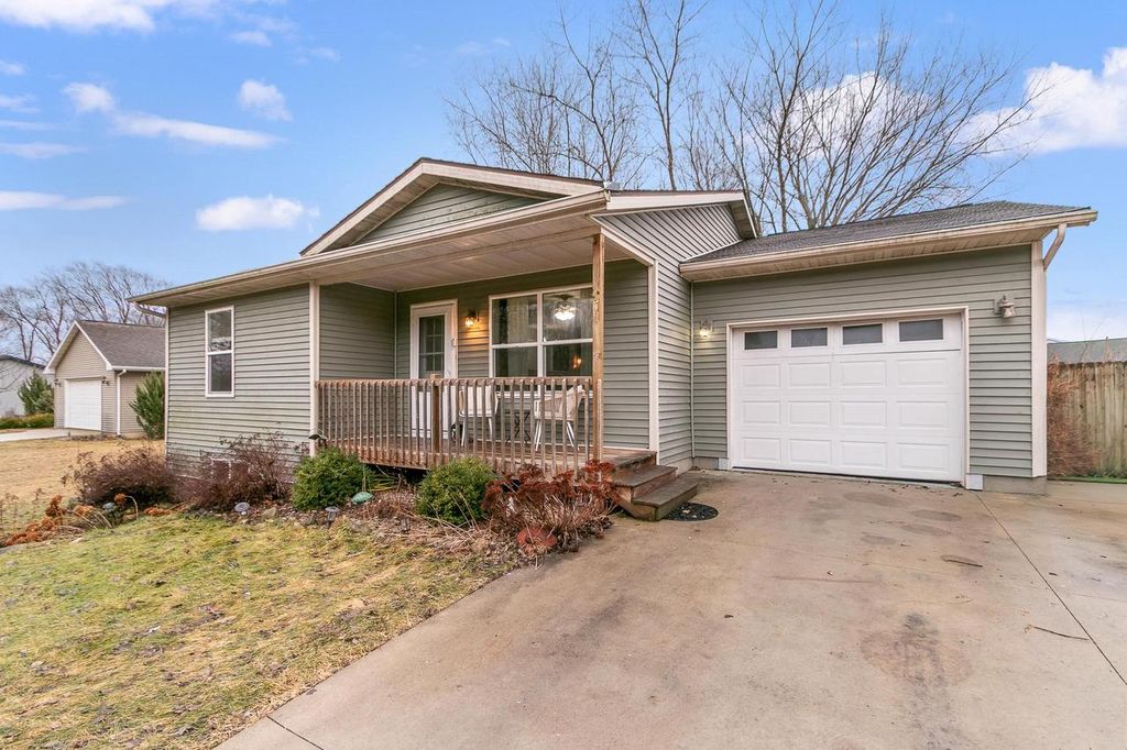 Photo of 316 Madison STREET, Pardeeville, WI 53954 (MLS # 2018230)