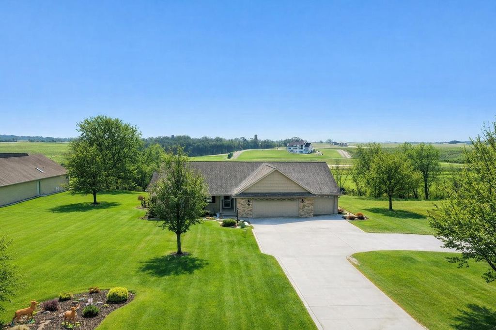 Photo of 4207 Lost Dauphin ROAD, De Pere, WI 54115 (MLS # 50323650)