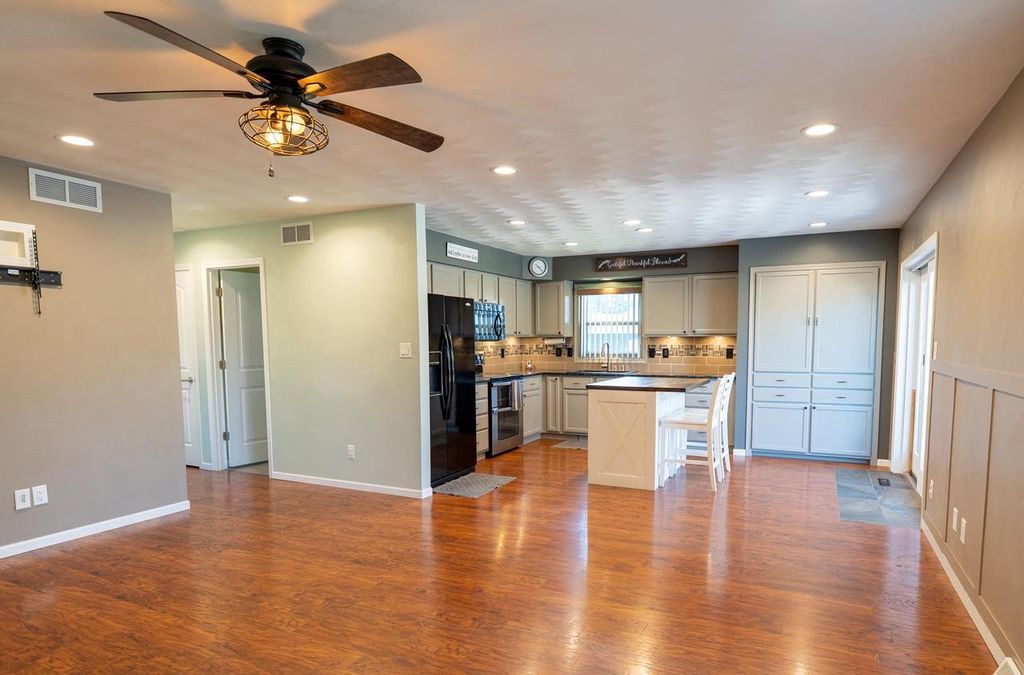 Photo of 303 N Summit STREET, Albany, WI 53502 (MLS # 2020153)