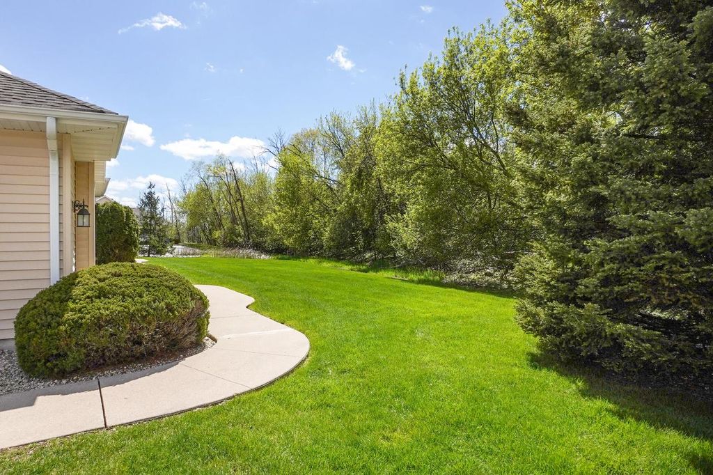 Photo of W398N5983 Autumn Woods DRIVE, Oconomowoc, WI 53066 (MLS # 1959995)