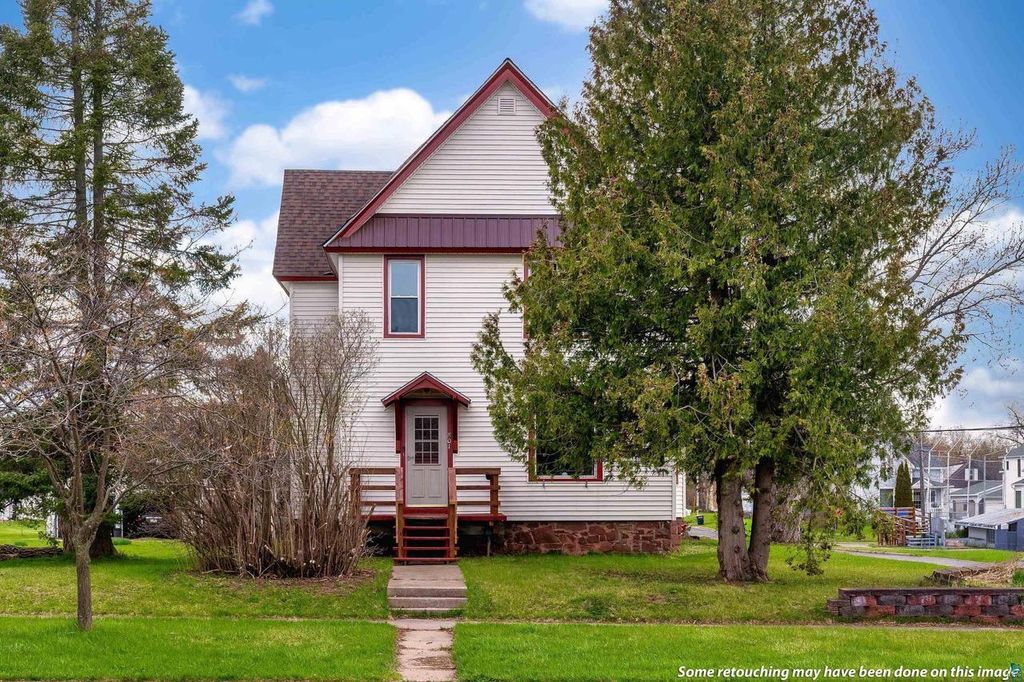 Photo of 801 Beaser AVENUE, Ashland, WI 54806 (MLS # 6124078)