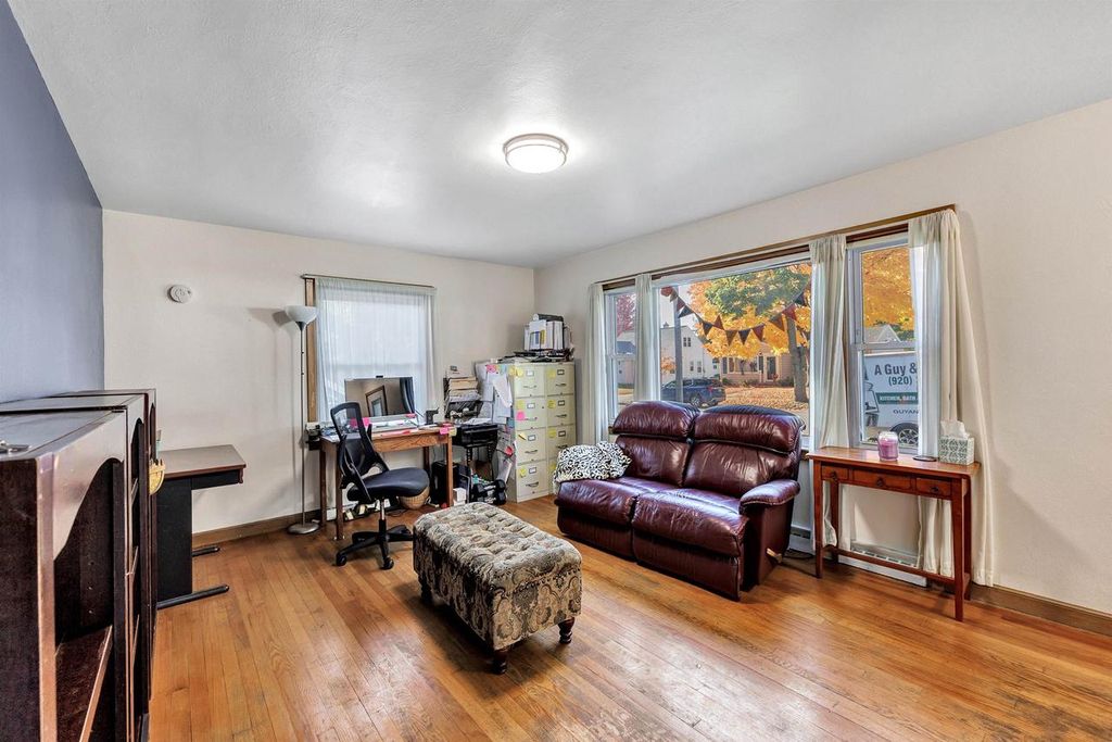 Photo of 1252 Marian LANE, Green Bay, WI 54304 (MLS # 50317395)