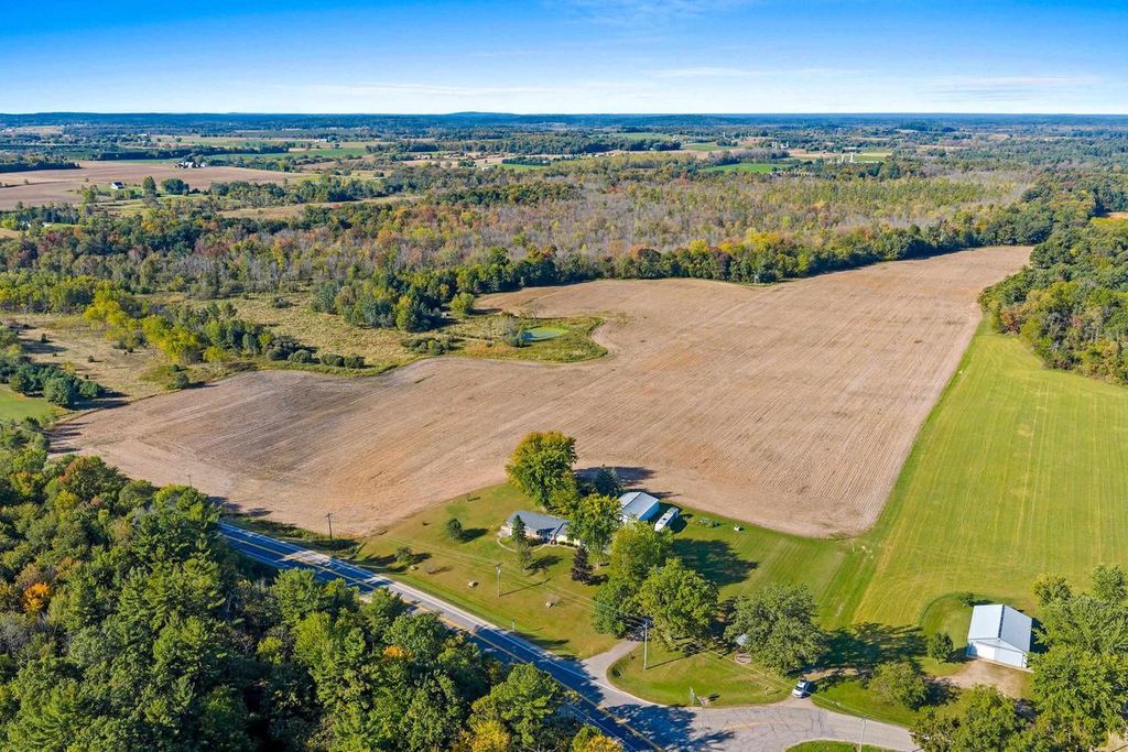 Photo of State Road 49, Weyauwega, WI 54983 (MLS # 50316270)