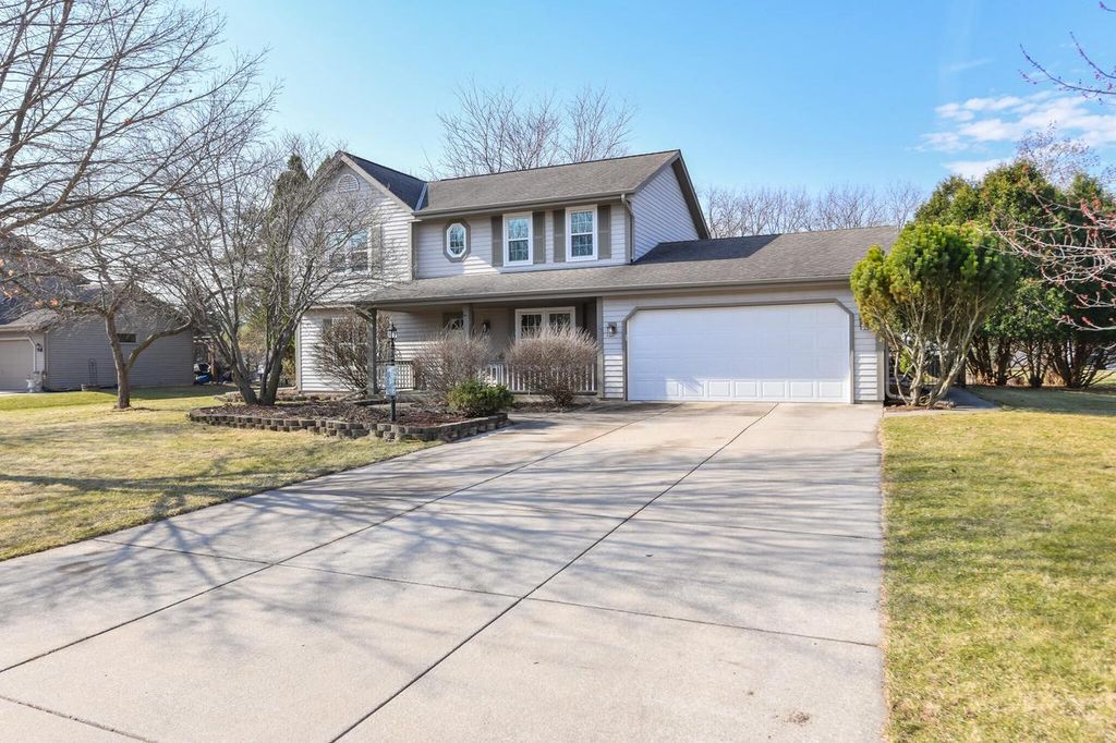 Photo of W176S8429 Clearbrook DRIVE, Muskego, WI 53150 (MLS # 1955194)