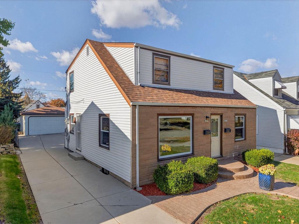 Photo of 3435 S 2nd STREET, Milwaukee, WI 53207 (MLS # 1942285)