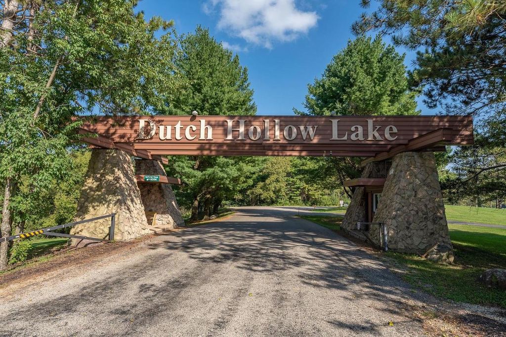 Photo of 1541 N Jefferson STREET #309, Milwaukee, WI 53202 (MLS # 1944029)