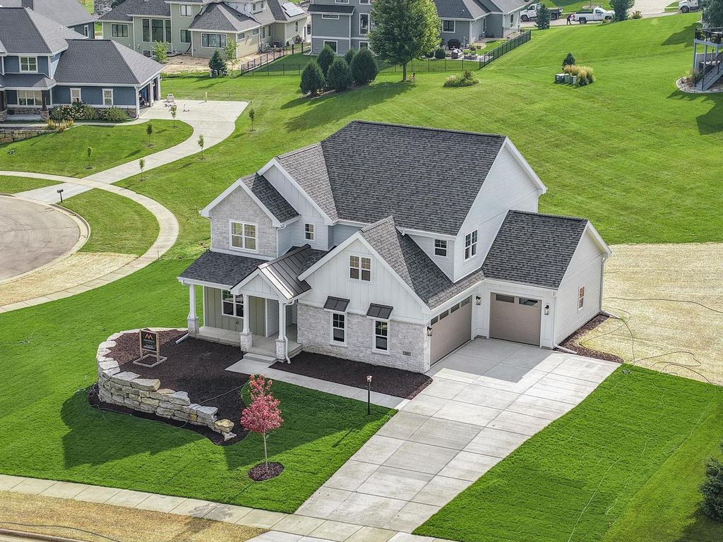 Photo of 920 Carnoustie WAY, Oregon, WI 53575 (MLS # 2016437)