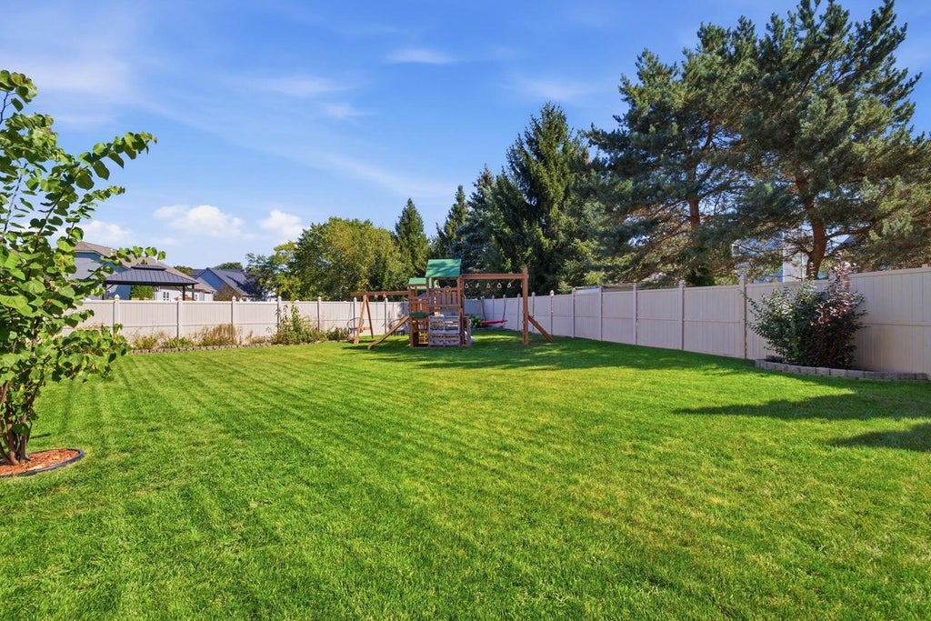 Photo of 1413 Lee AVENUE, West Bend, WI 53090 (MLS # 1982534)