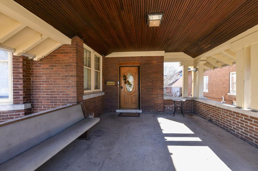 Photo of 2316 N Grant BOULEVARD, Milwaukee, WI 53210 (MLS # 1951207)