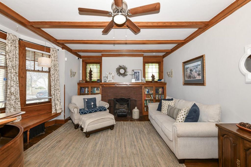 Photo of 2316 N Grant BOULEVARD, Milwaukee, WI 53210 (MLS # 1951207)