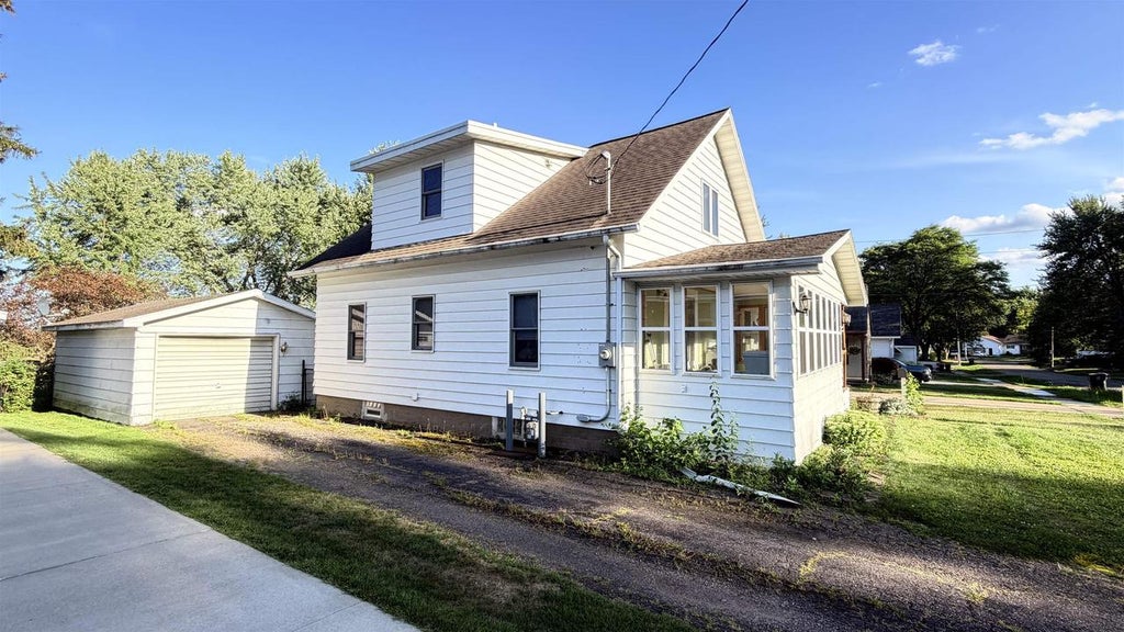 Photo of 309 S Concord AVENUE, Marshfield, WI 54449 (MLS # 22604003)