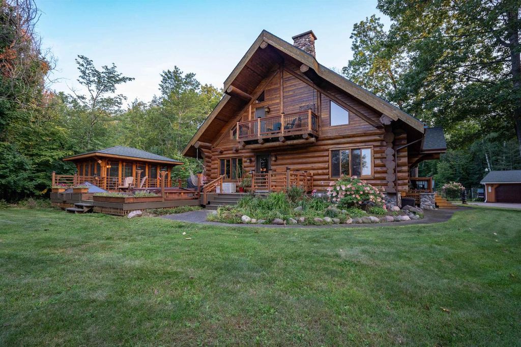 Photo of 8280 S County Rd A, Superior, WI 54880 (MLS # 6123576)
