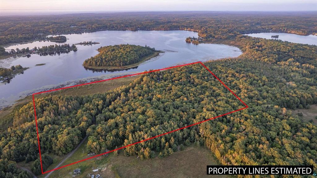 Photo of 8280 S County Rd A, Superior, WI 54880 (MLS # 6123576)
