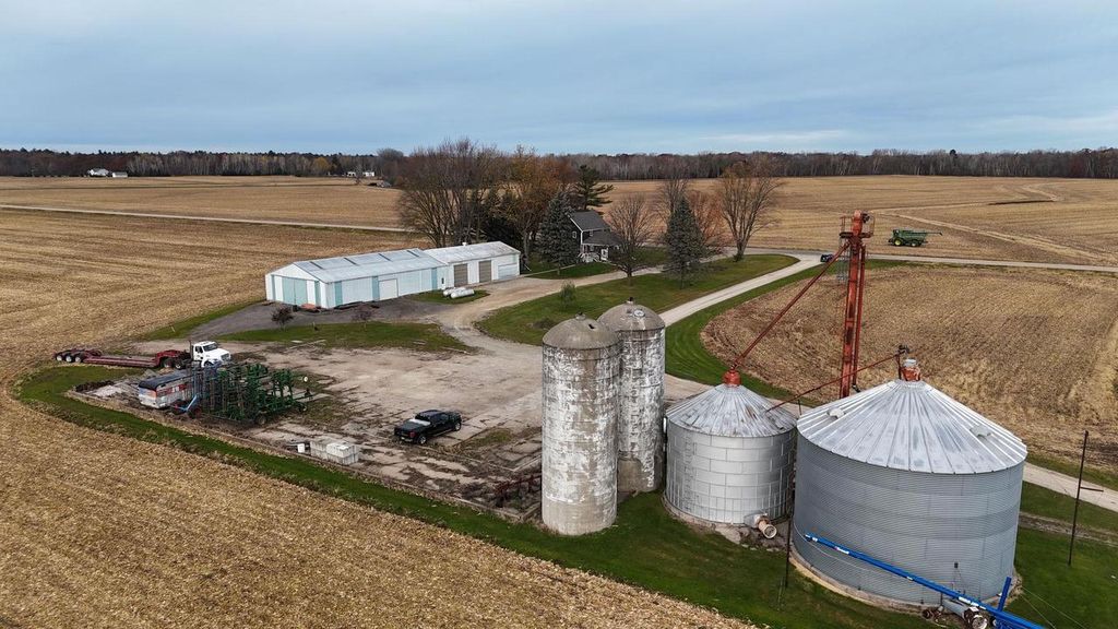 Photo of W7185 County Road P, Shiocton, WI 54170 (MLS # 50317943)