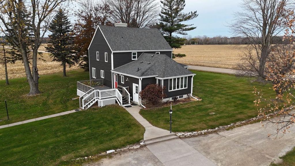 Photo of W7185 County Road P, Shiocton, WI 54170 (MLS # 50317943)