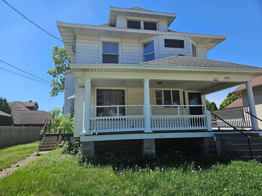 Photo of 505 W Irving AVENUE, Oshkosh, WI 54901 (MLS # 2025061)