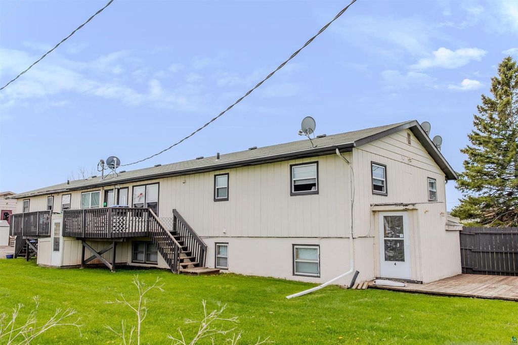 Photo of 2406 Hill AVENUE, Superior, WI 54880 (MLS # 6125583)