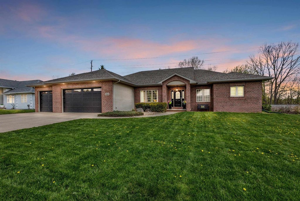 Photo of 214 Brookwood DRIVE, Hortonville, WI 54944 (MLS # 50330013)