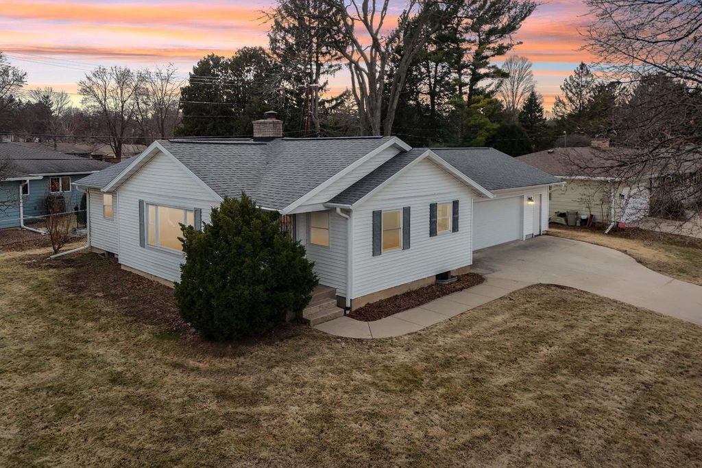 Photo of 4801 South Hill DRIVE, Madison, WI 53705 (MLS # 2016680)