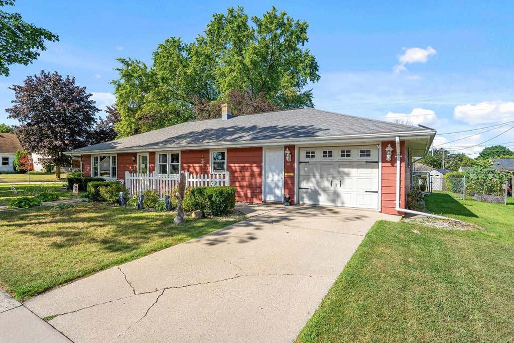 Photo of 352 S James STREET, Kimberly, WI 54136 (MLS # 50331128)