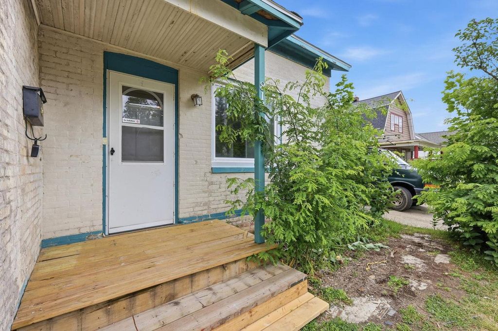 Photo of 814 Cole STREET, Watertown, WI 53094 (MLS # 2025332)