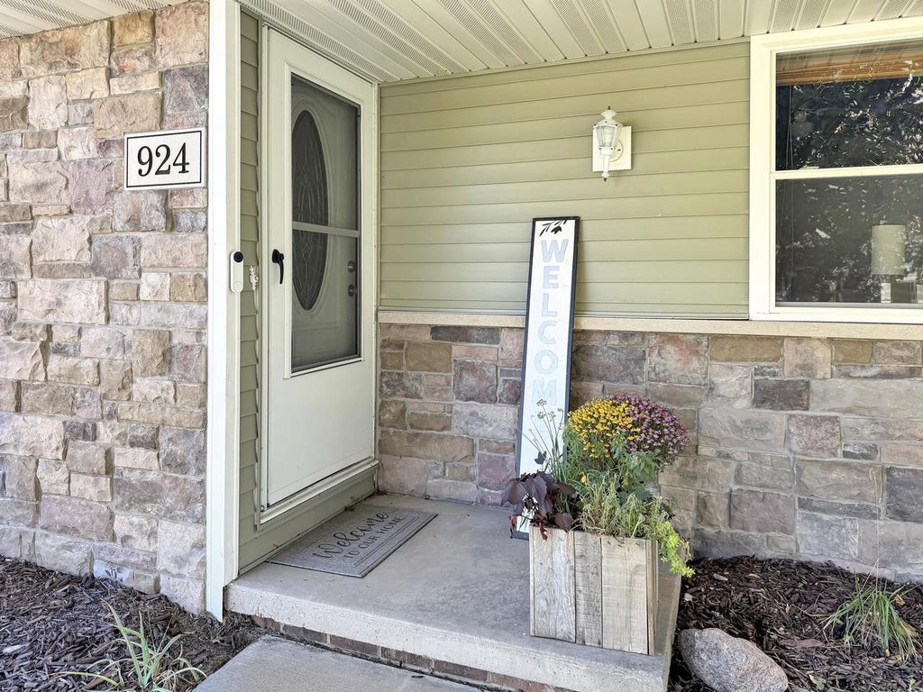 Photo of 924 Laurel LANE, Kaukauna, WI 54130 (MLS # 50333794)