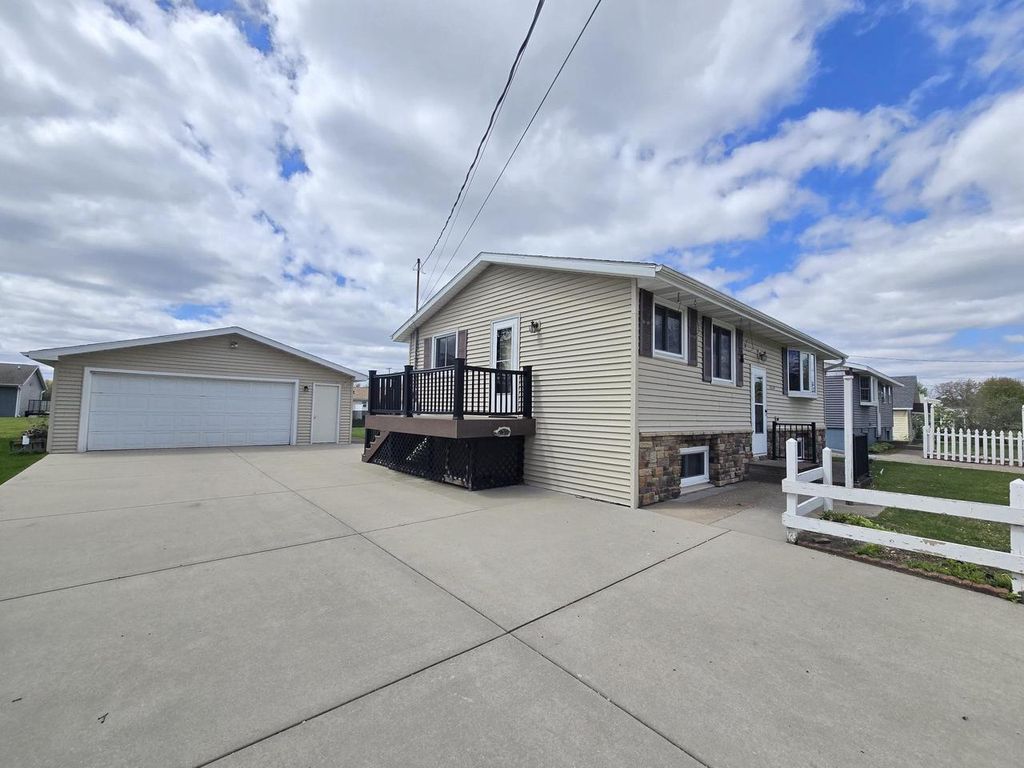 Photo of 2630 2nd Street South ST, Wisconsin Rapids, WI 54494 (MLS # 22601904)
