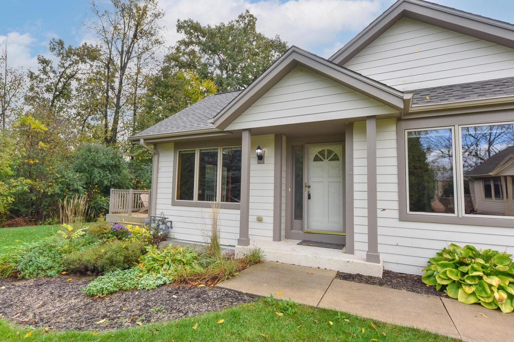 Photo of N161W18878 Heather Lynn CIRCLE, Jackson, WI 53037 (MLS # 1986066)