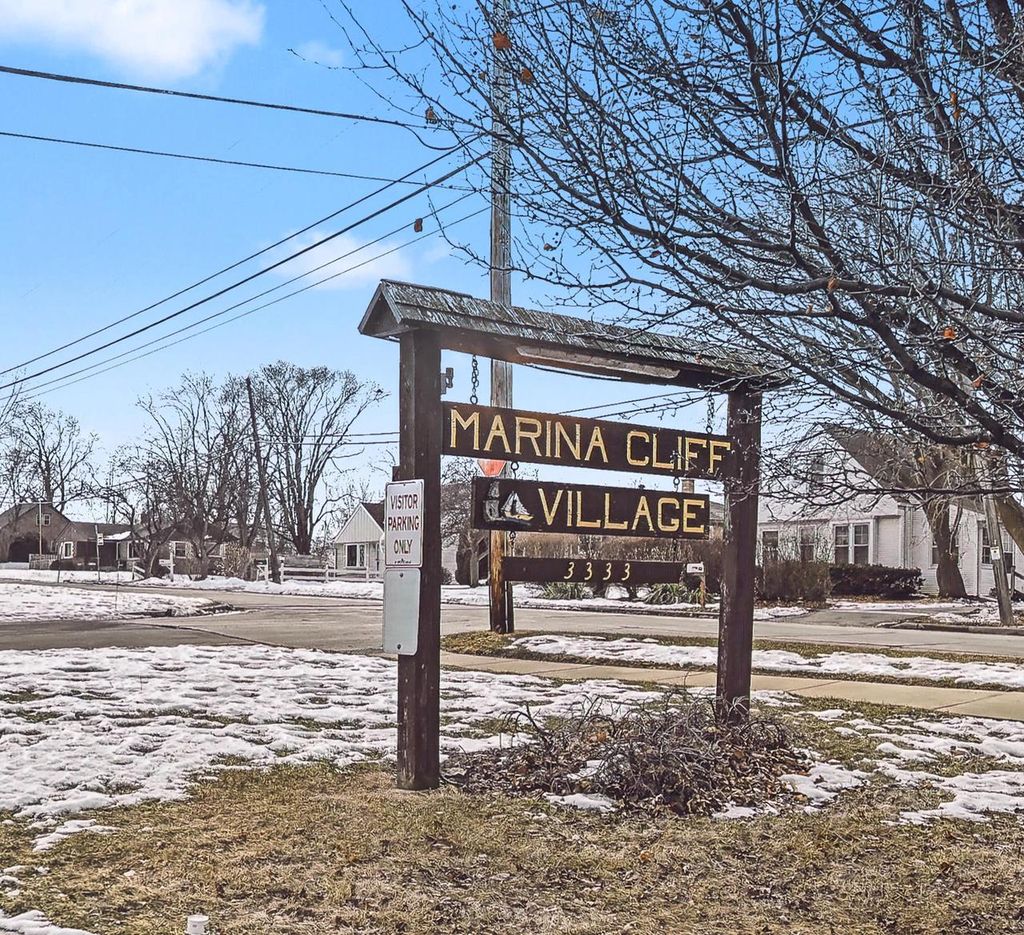 Photo of 3333 5th AVENUE #7B, South Milwaukee, WI 53172 (MLS # 1950101)