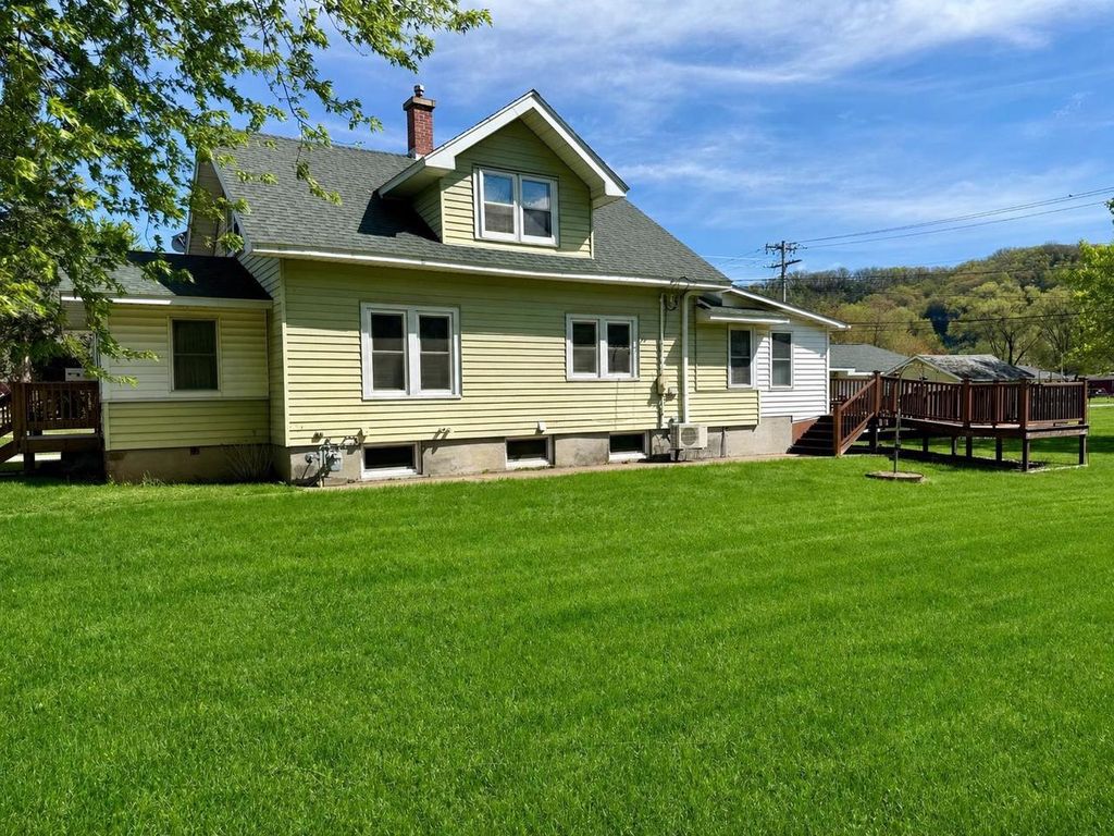 Photo of 152 N Ohio STREET, Prairie Du Chien, WI 53821 (MLS # 2022108)