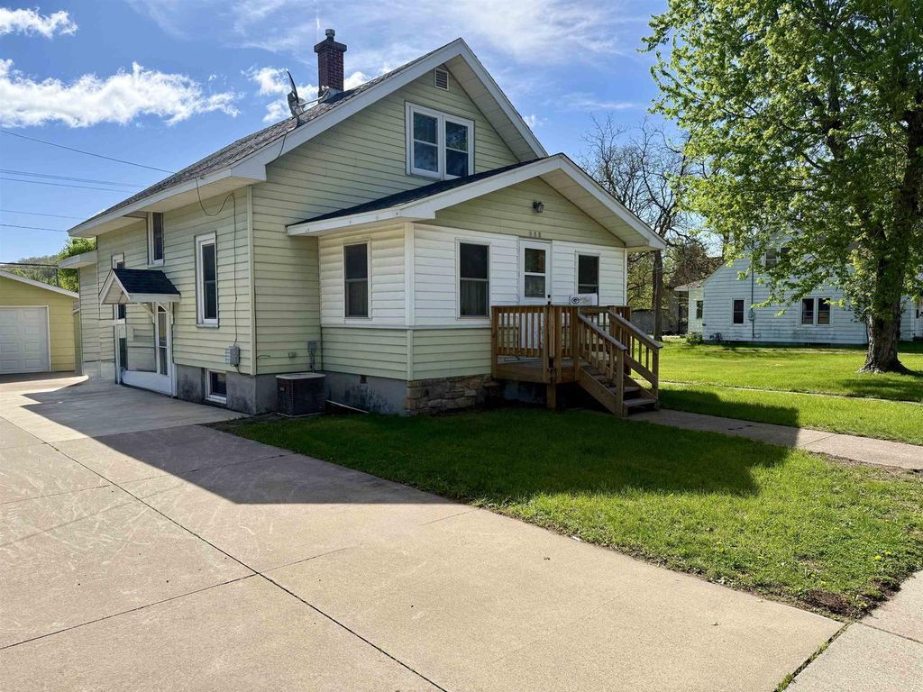 Photo of 152 N Ohio STREET, Prairie Du Chien, WI 53821 (MLS # 2022108)