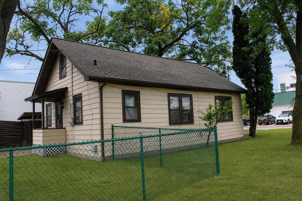 Photo of 1605 W Haskel STREET, Appleton, WI 54914 (MLS # 50331880)