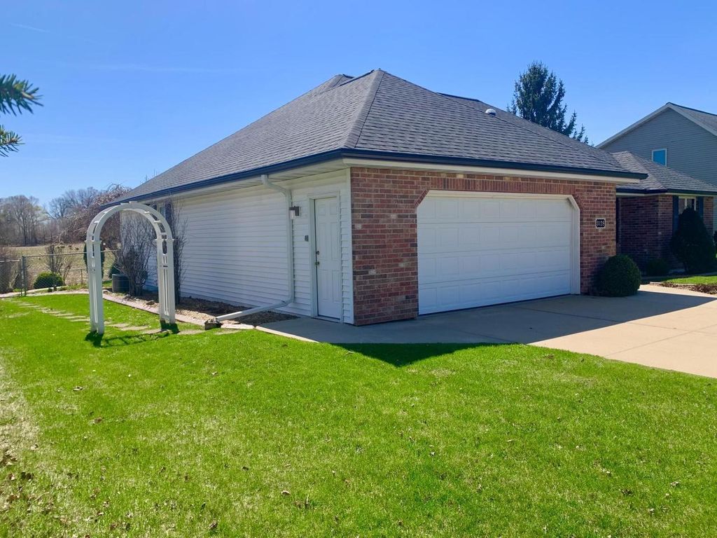 Photo of 3128 Concordia LANE, Green Bay, WI 54311 (MLS # 50322771)