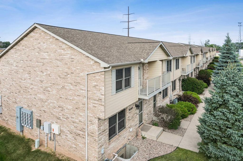 Photo of 1690 Drum Corps DRIVE #A, Menasha, WI 54952 (MLS # 50317997)