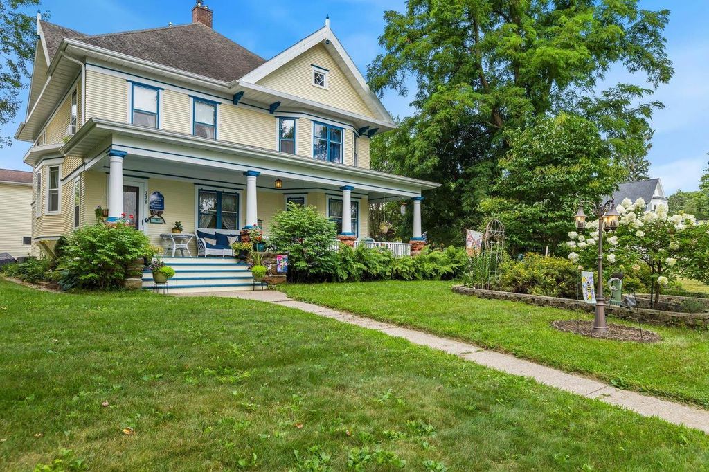 Photo of 234 Tremont STREET, Mauston, WI 53948 (MLS # 2015691)