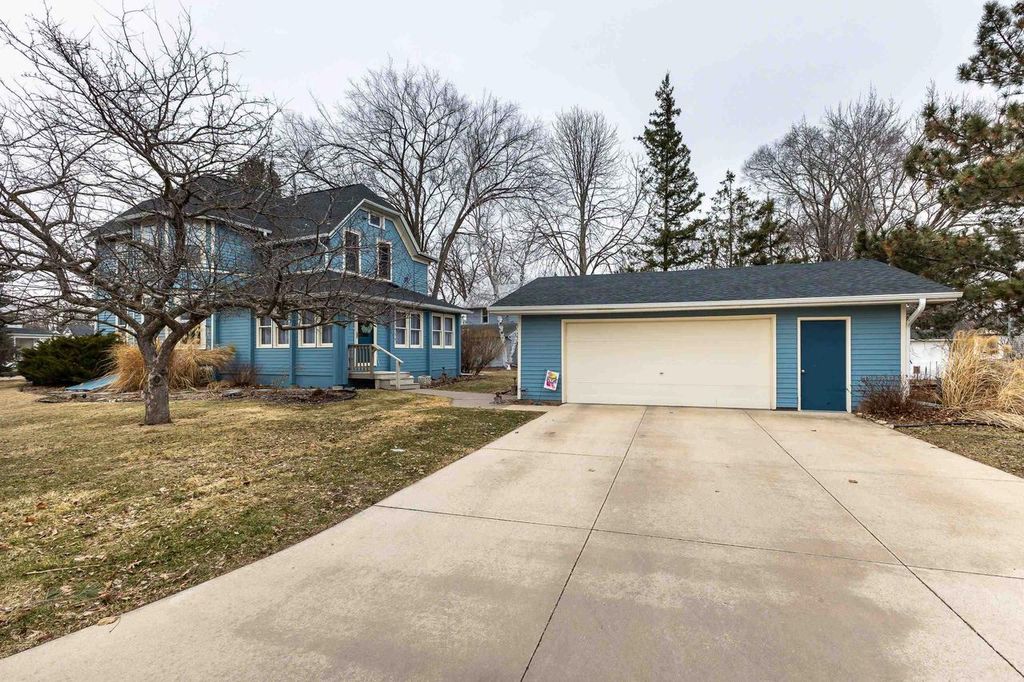 Photo of 465 S court STREET, Platteville, WI 53818 (MLS # 2018229)
