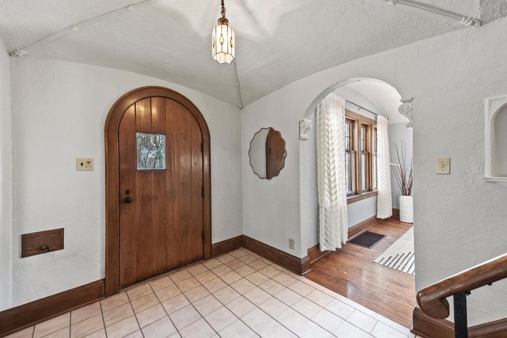 Photo of 740 E Lexington BOULEVARD, Whitefish Bay, WI 53217 (MLS # 1946659)