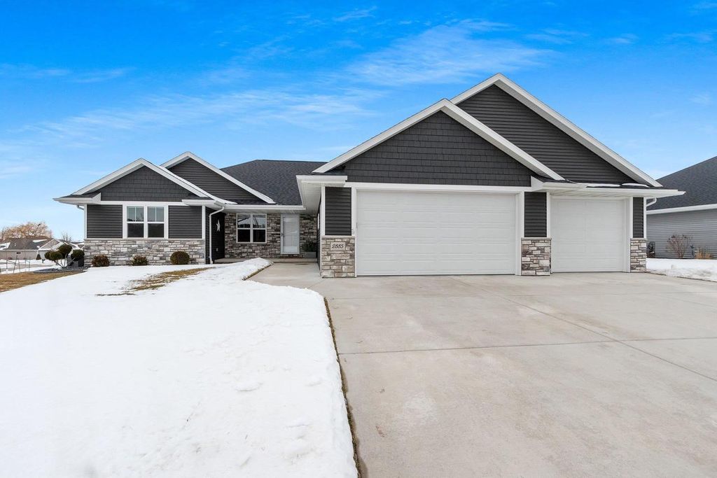 Photo of 2885 Sussex ROAD, Green Bay, WI 54311 (MLS # 50320973)